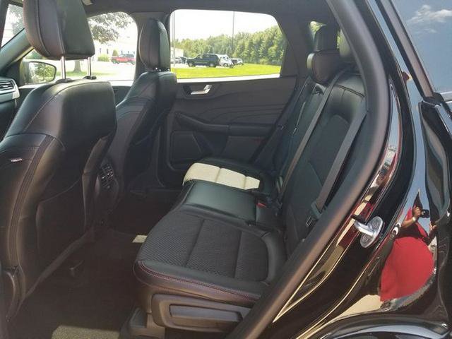 Certified 2024 Ford Escape ST-Line Select w/ Tech Pack #1 AWD/4WD image 17