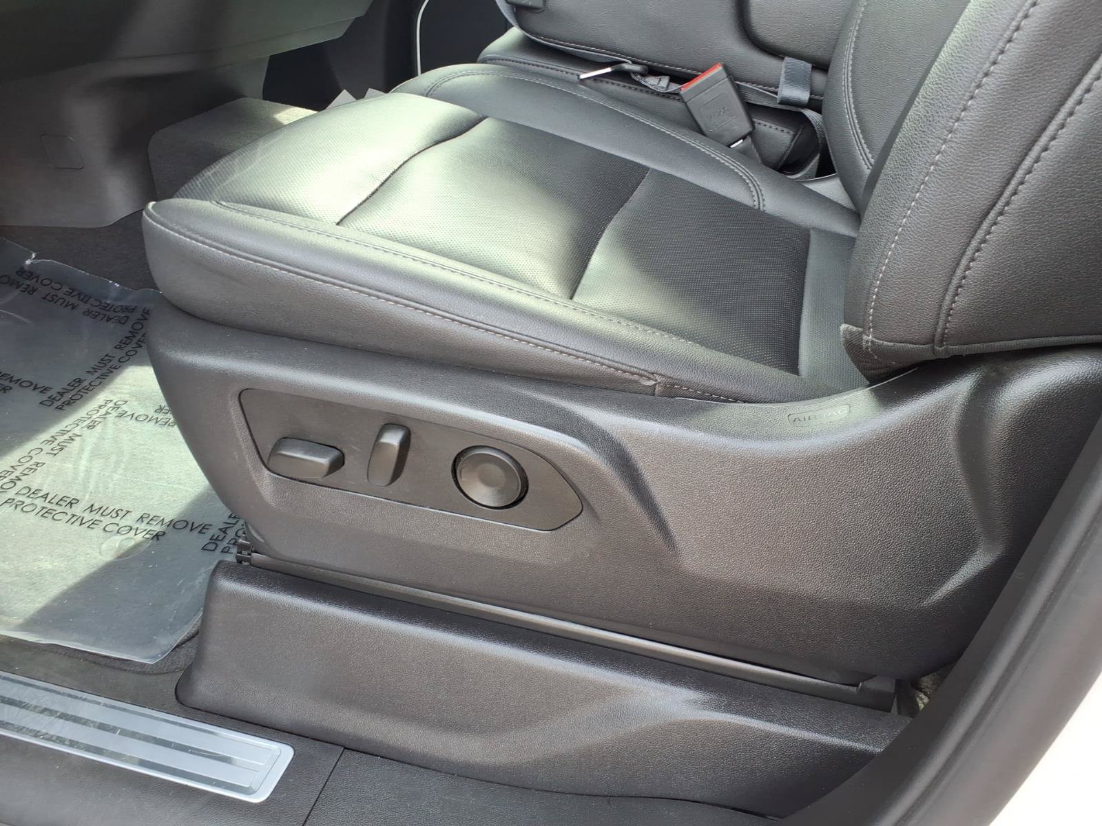 Used 2025 GMC Sierra 1500 SLT AWD/4WD image 11