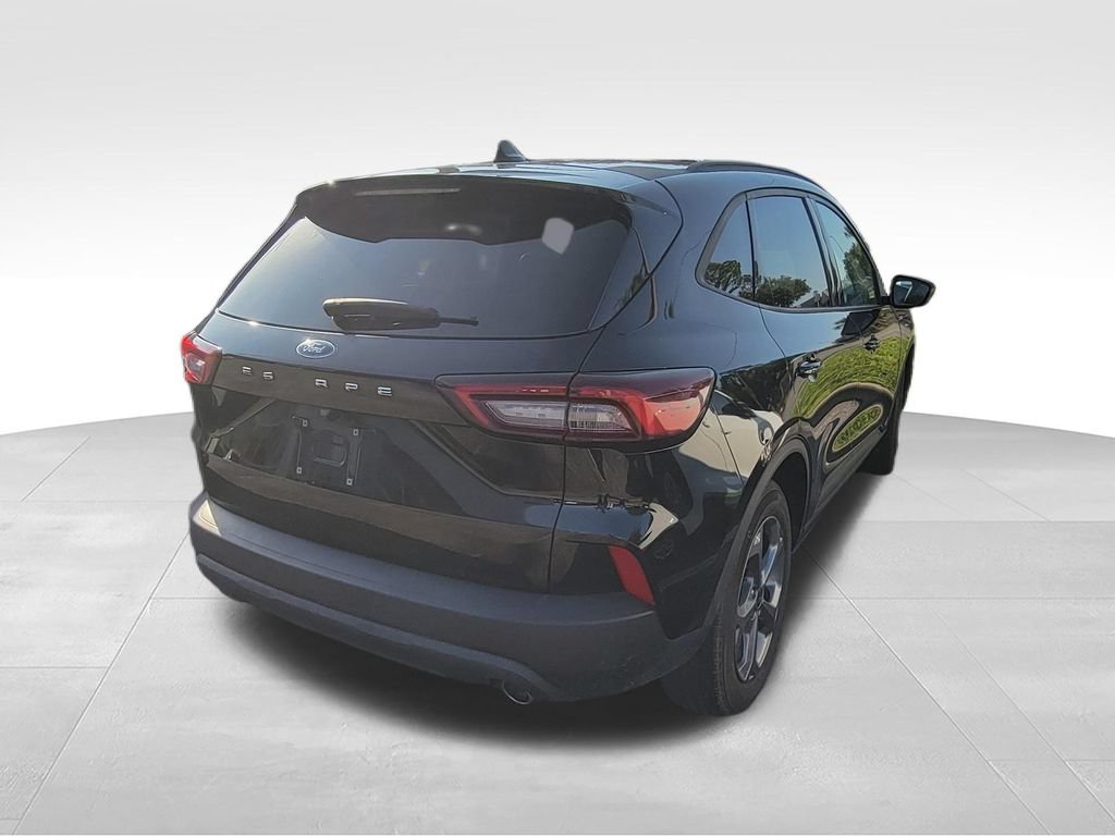Certified 2025 Ford Escape ST-Line FWD image 4