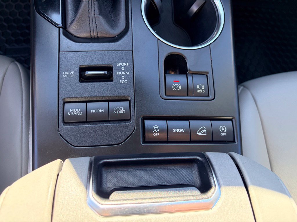 Used 2020 Toyota Highlander XLE AWD/4WD image 13