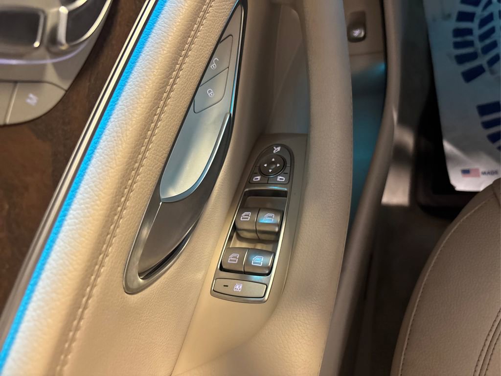 Used 2018 Mercedes-Benz E 300 4MATIC image 35