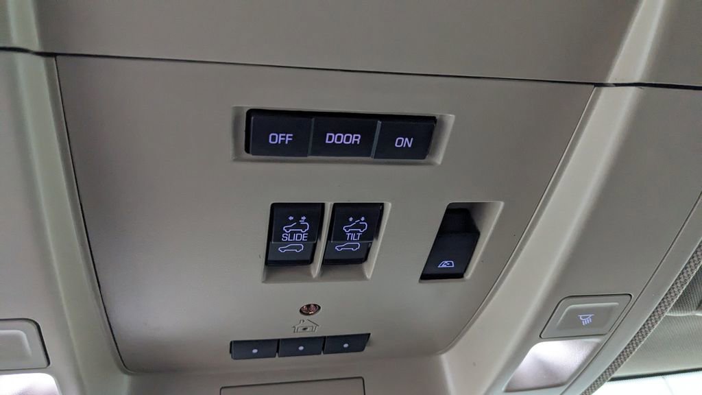 Used 2017 Chevrolet Silverado 3500 High Country image 34