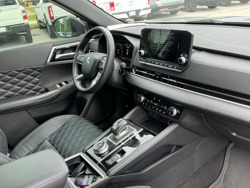 Used 2023 Mitsubishi Outlander SEL FWD image 22