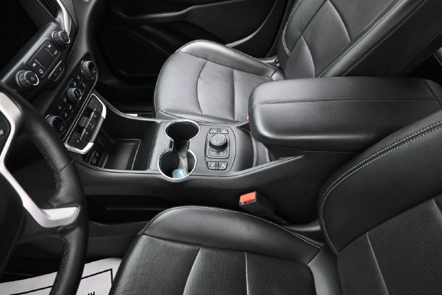 Used 2023 GMC Terrain SLT FWD image 28