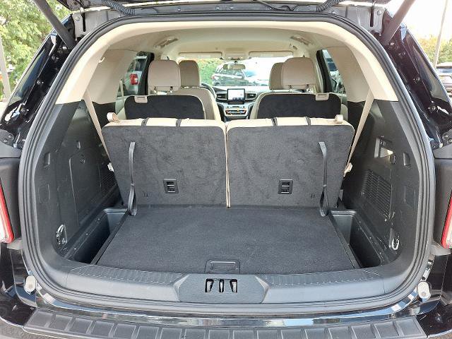 Certified 2024 Ford Explorer XLT w/ Equipment Group 202A image 29