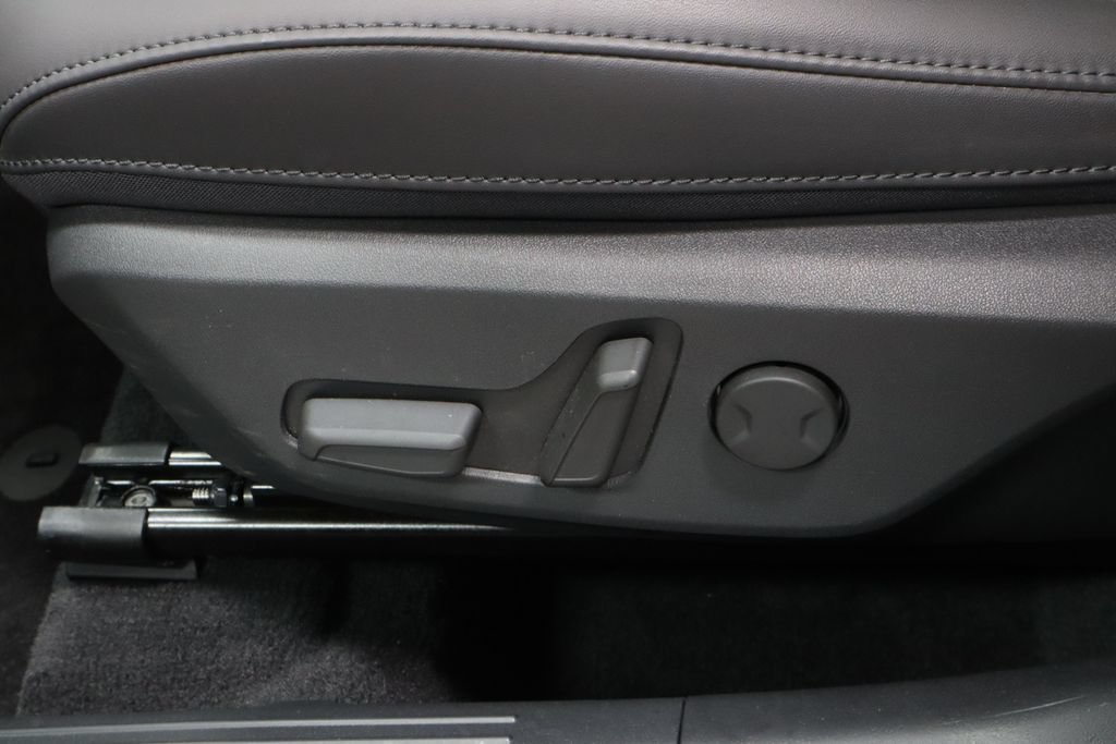 Used 2025 Kia Niro EX FWD image 25