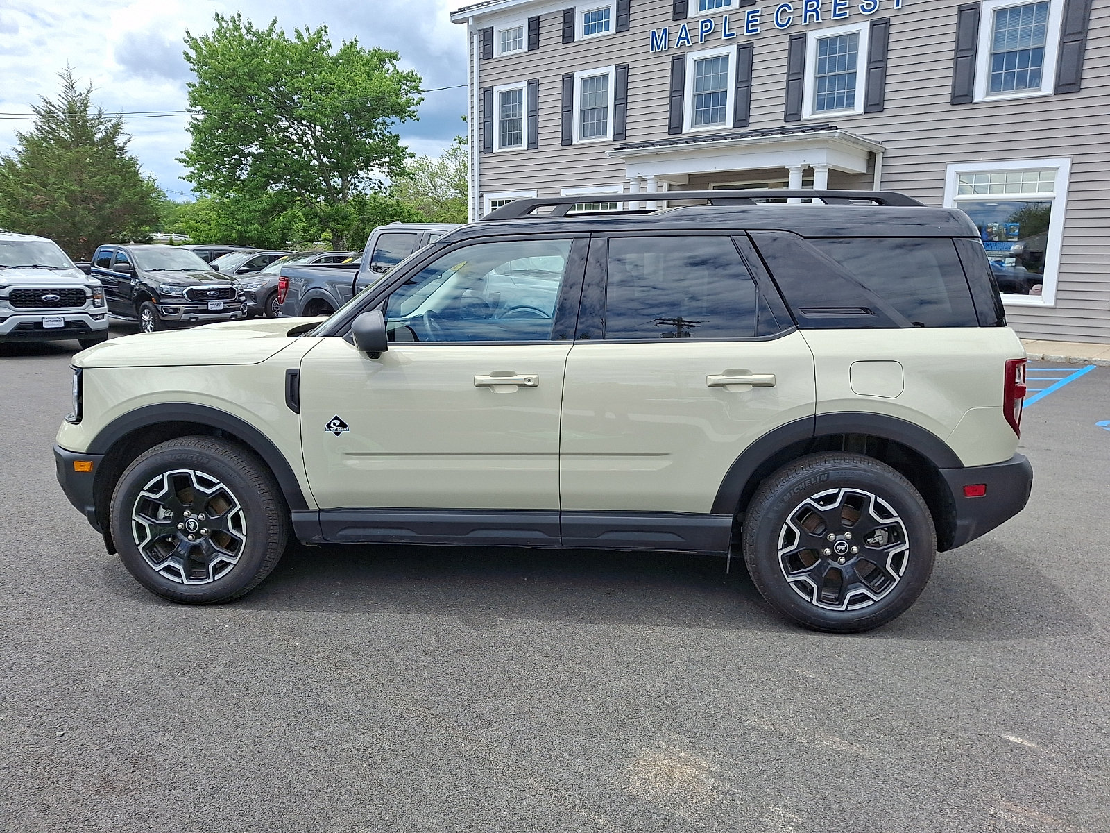 Certified 2025 Ford Bronco Sport Outer Banks w/ Outer Banks Tech Package+ AWD/4WD image 8