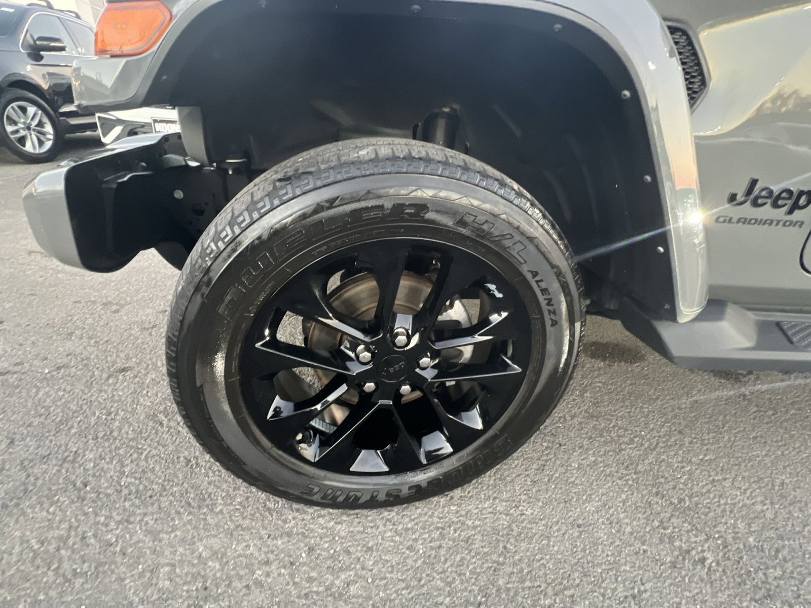 Used 2022 Jeep Gladiator Overland image 12