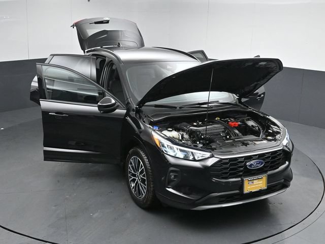 Certified 2024 Ford Escape ST-Line Select w/ Class II Trailer Tow Package AWD/4WD image 55
