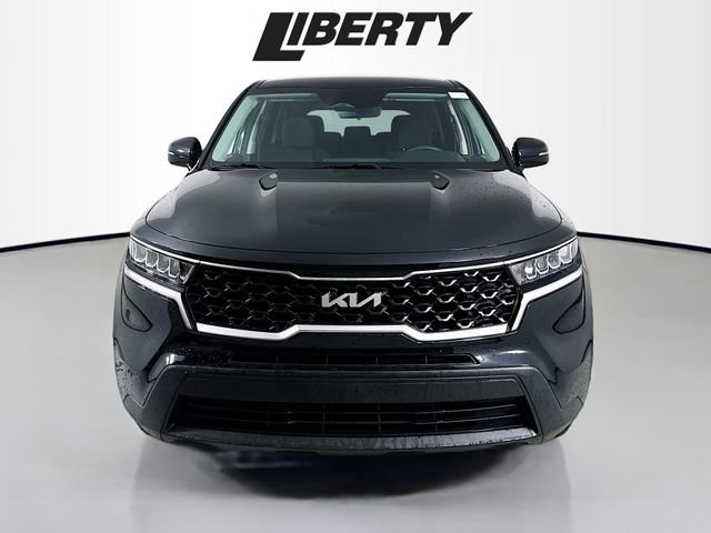 Used 2023 Kia Sorento LX image 2