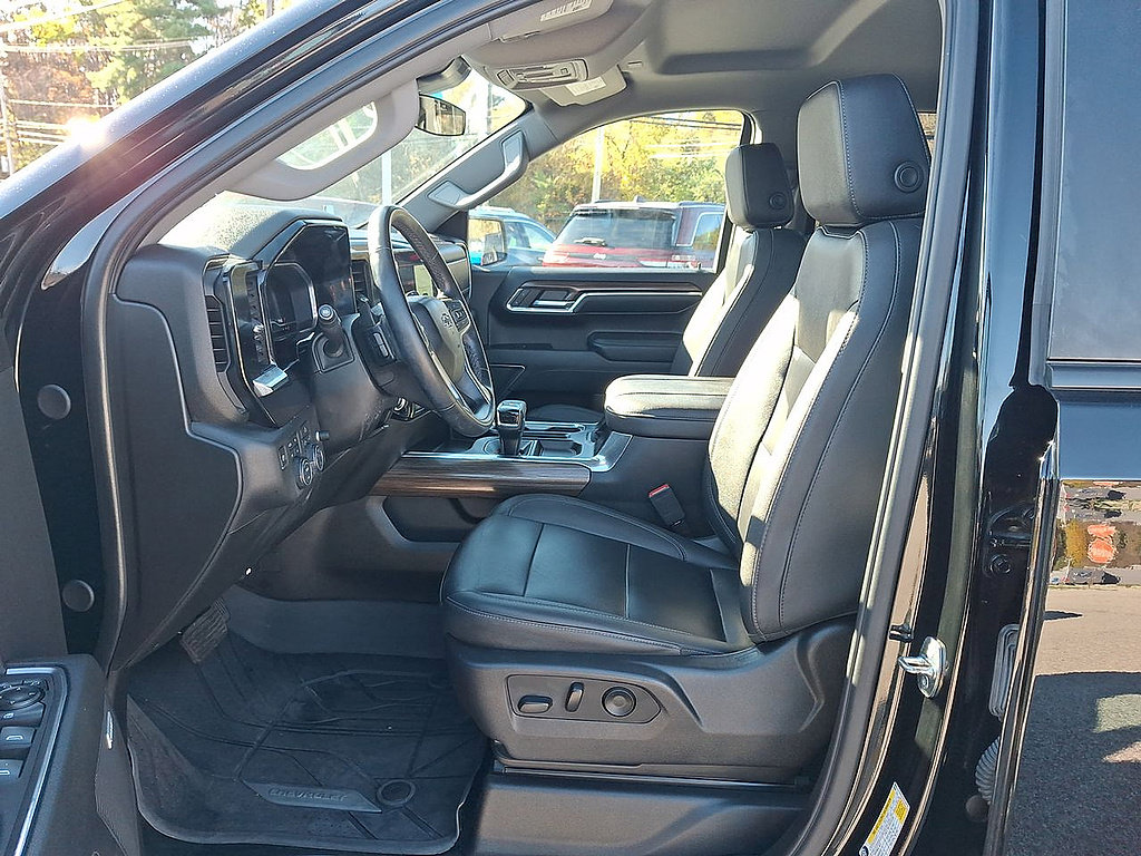 Used 2024 Chevrolet Silverado 1500 RST AWD/4WD image 11