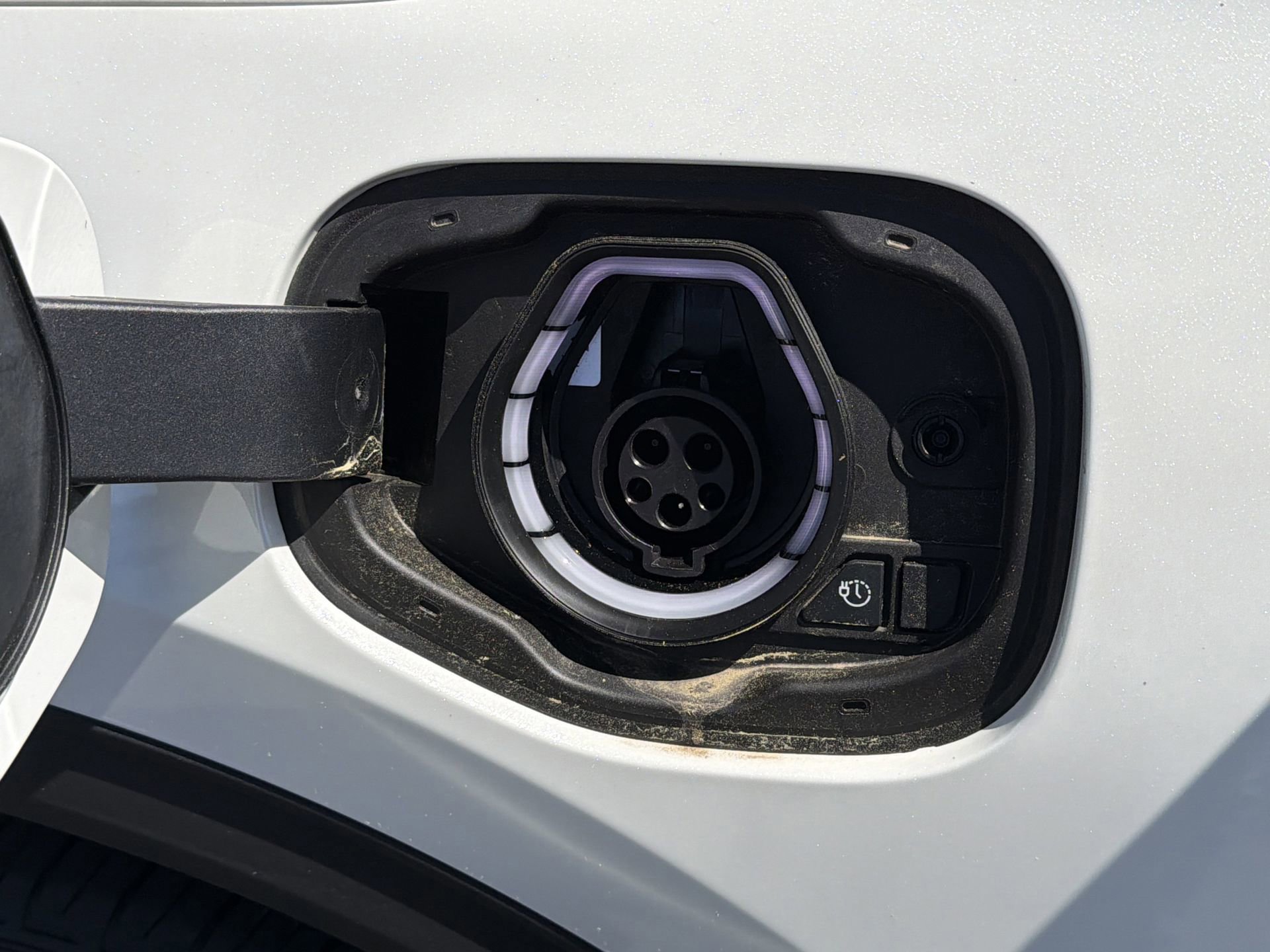 Certified 2025 Ford Escape Base w/ PHEV Premium Package image 30