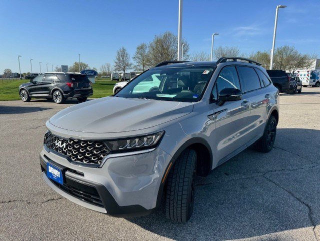 Used 2022 Kia Sorento S w/ Panoramic Sunroof Package AWD/4WD image 3
