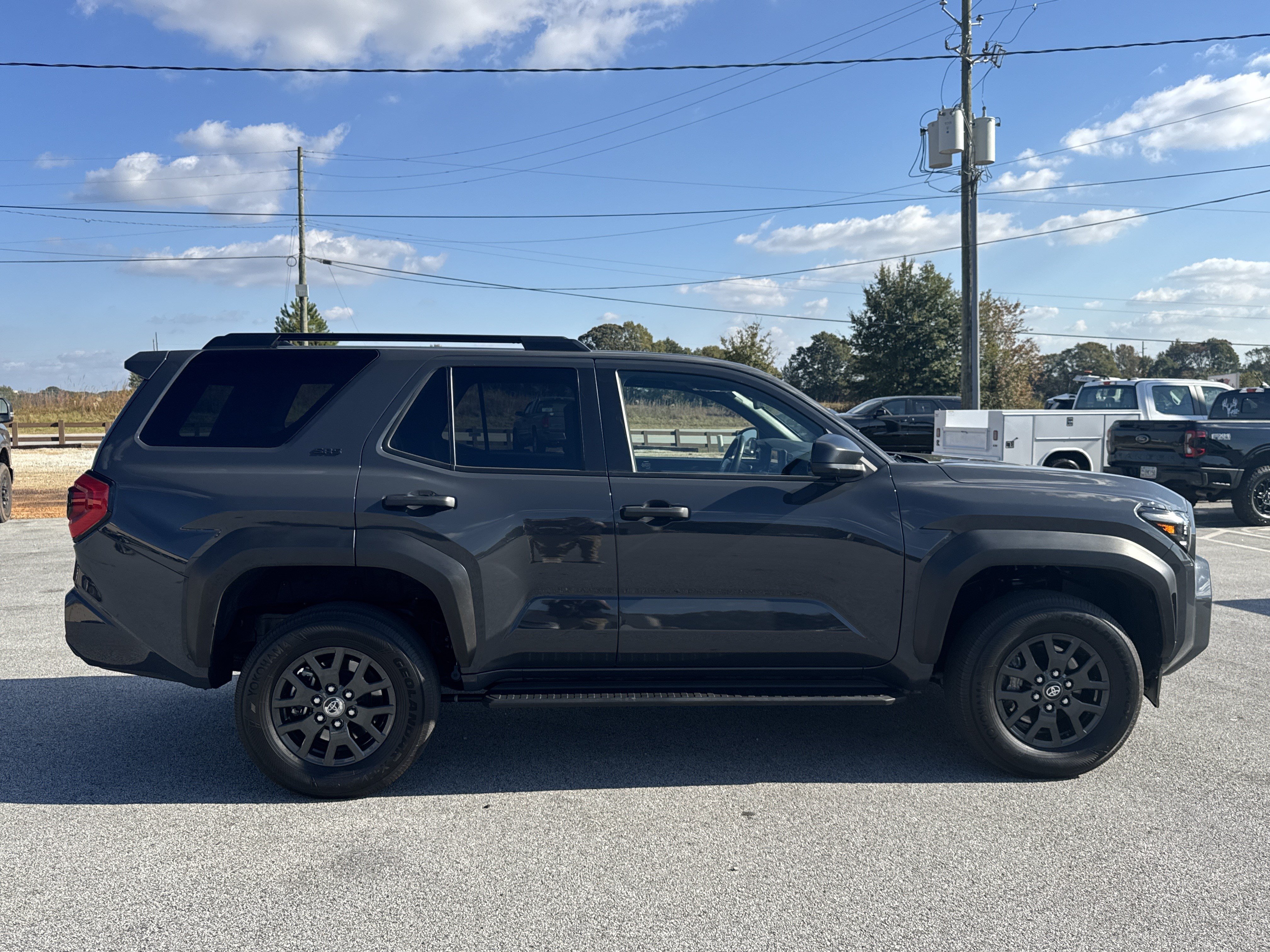 Used 2025 Toyota 4Runner SR5 AWD/4WD image 1