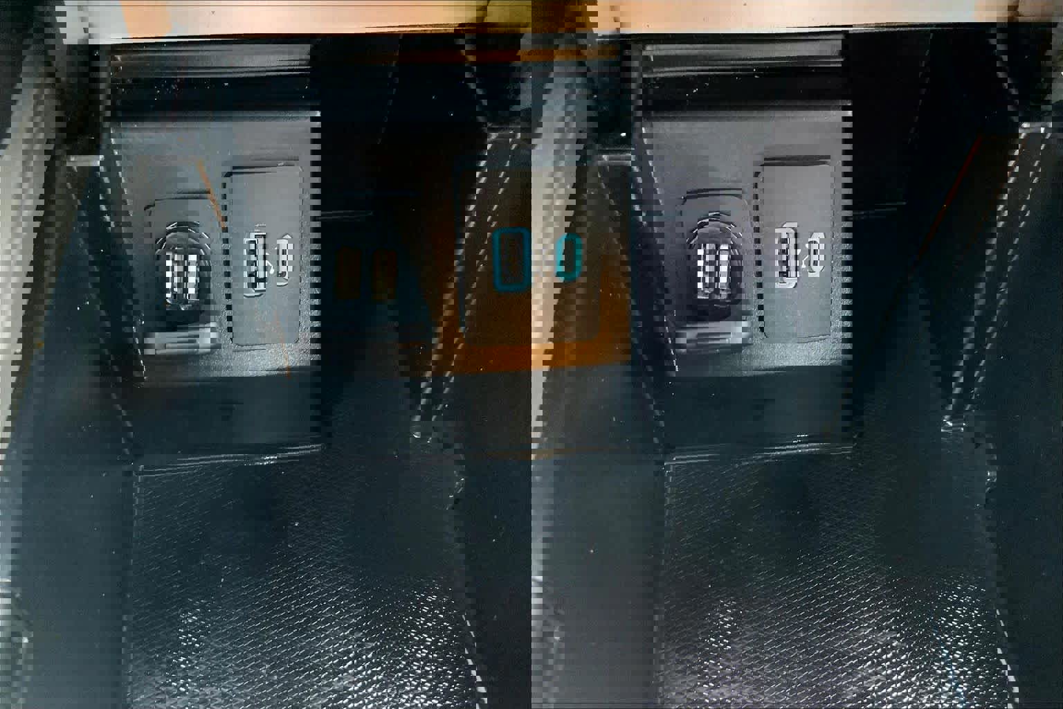 Certified 2020 Ford Explorer ST w/ Premium Technology Package image 35