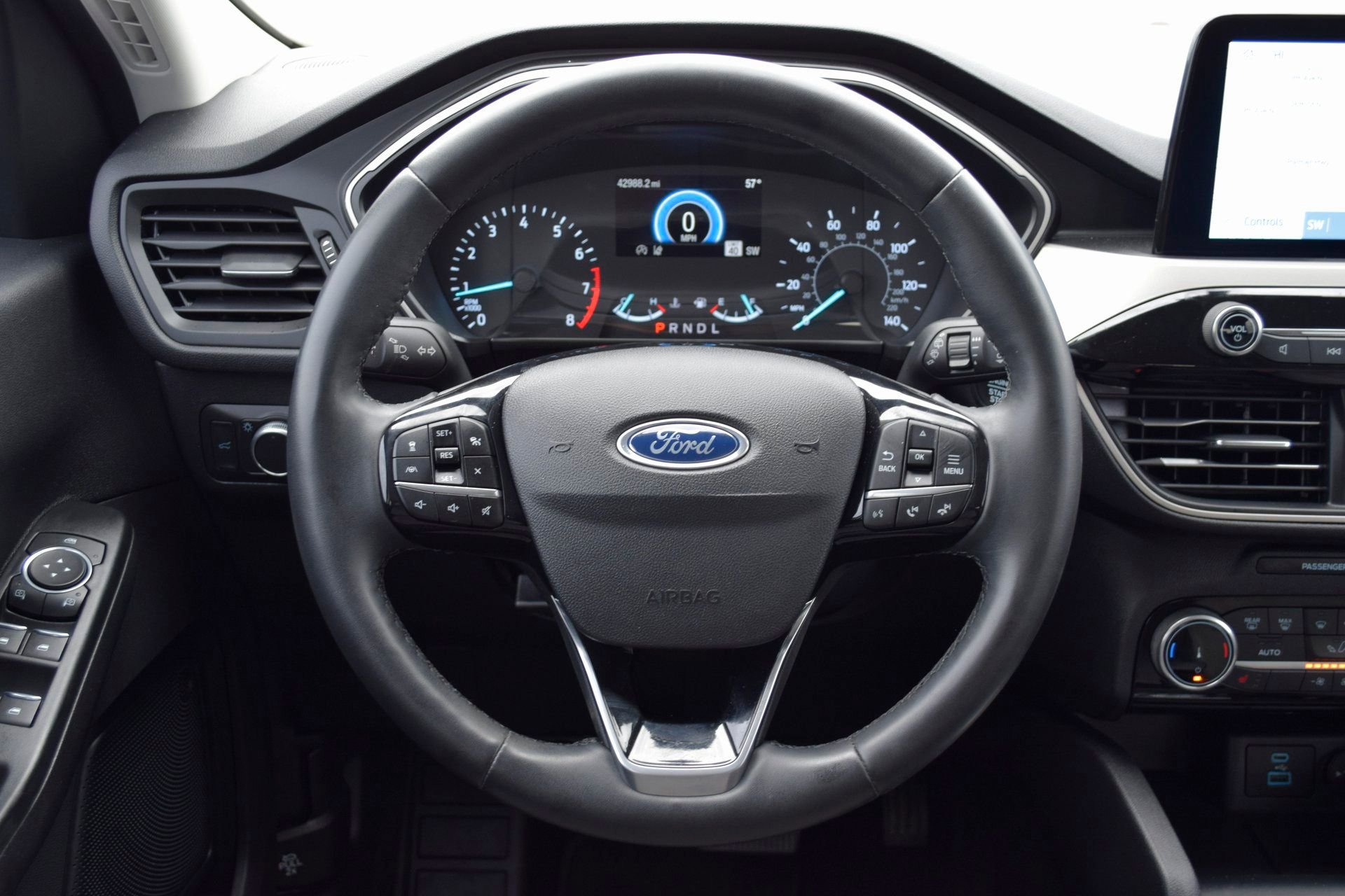Certified 2022 Ford Escape SE w/ SE Sport Appearance Package image 11