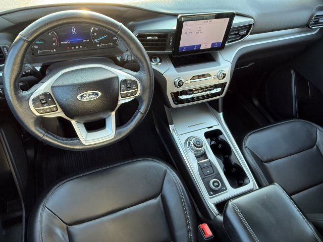 Certified 2022 Ford Explorer XLT w/ Equipment Group 202A AWD/4WD image 38