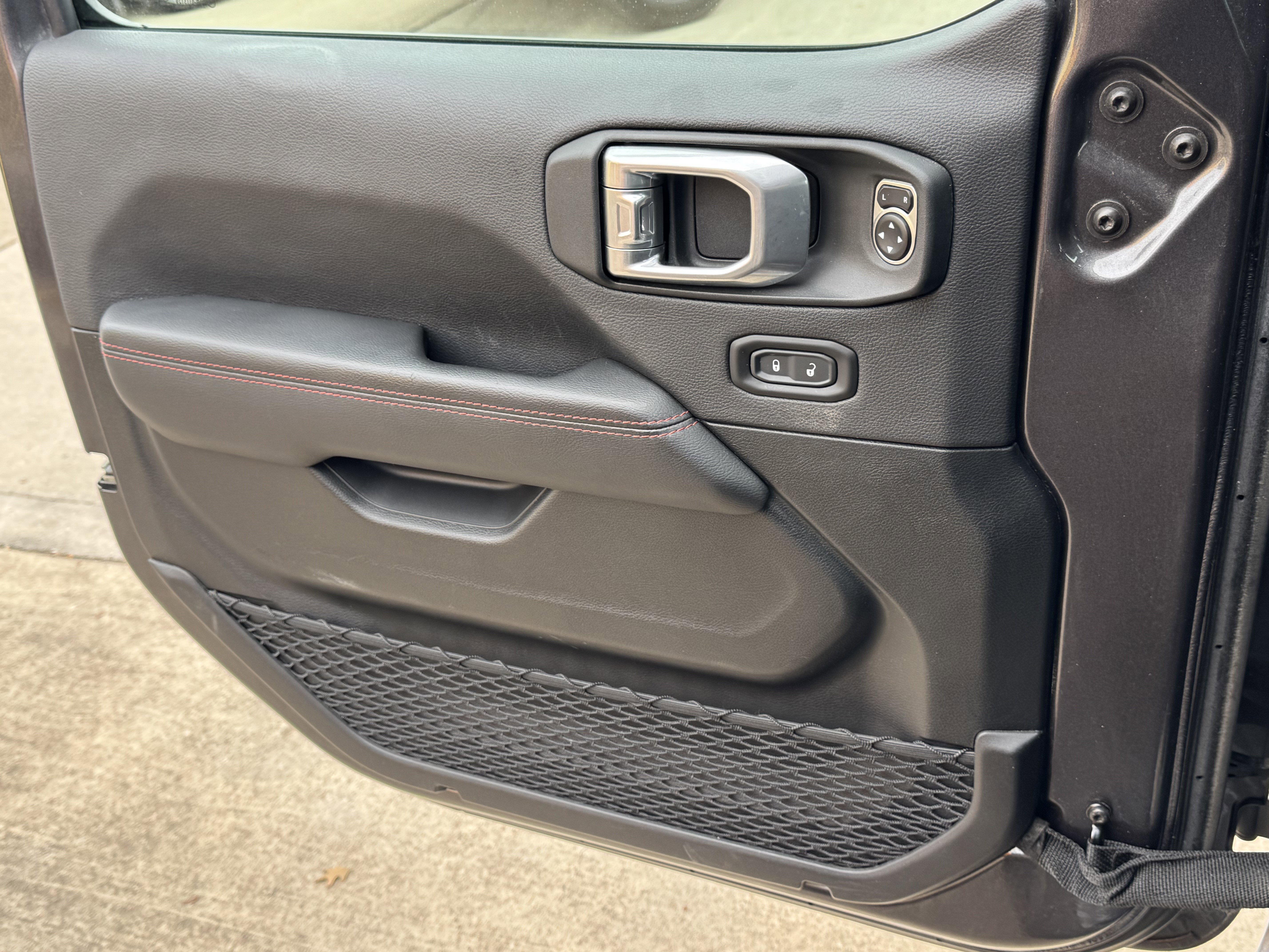 Used 2021 Jeep Wrangler Unlimited Rubicon image 25