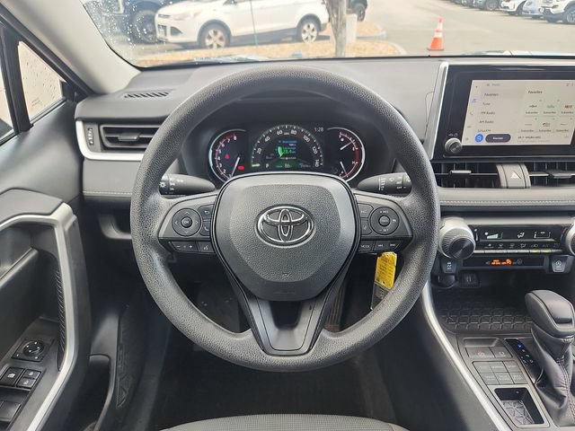 Used 2023 Toyota RAV4 LE AWD/4WD image 9