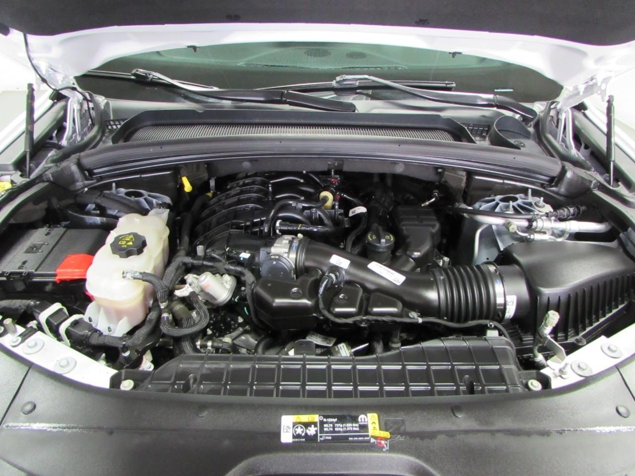 Used 2024 Jeep Grand Cherokee Limited w/ Black Appearance Package AWD/4WD image 10