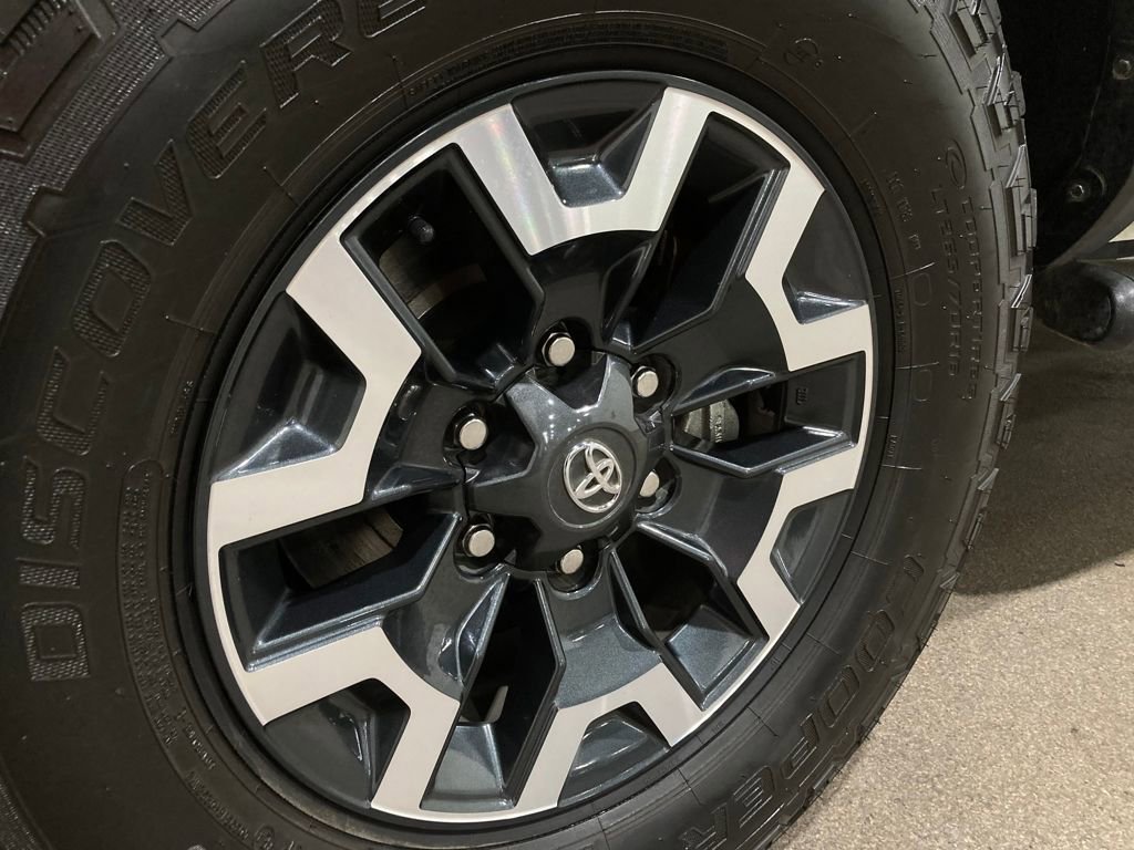 Used 2022 Toyota Tacoma TRD Off-Road image 15