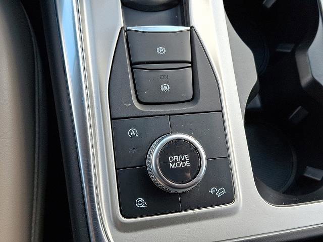 Certified 2024 Ford Explorer XLT w/ Equipment Group 202A image 25