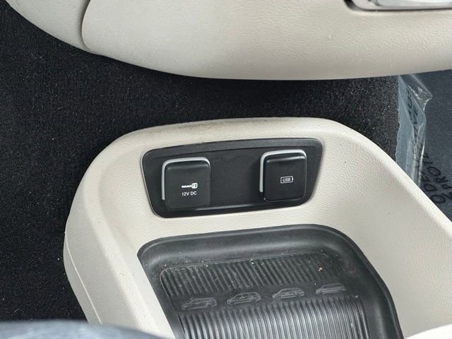 Used 2018 Chrysler Pacifica Touring-L Plus FWD image 24