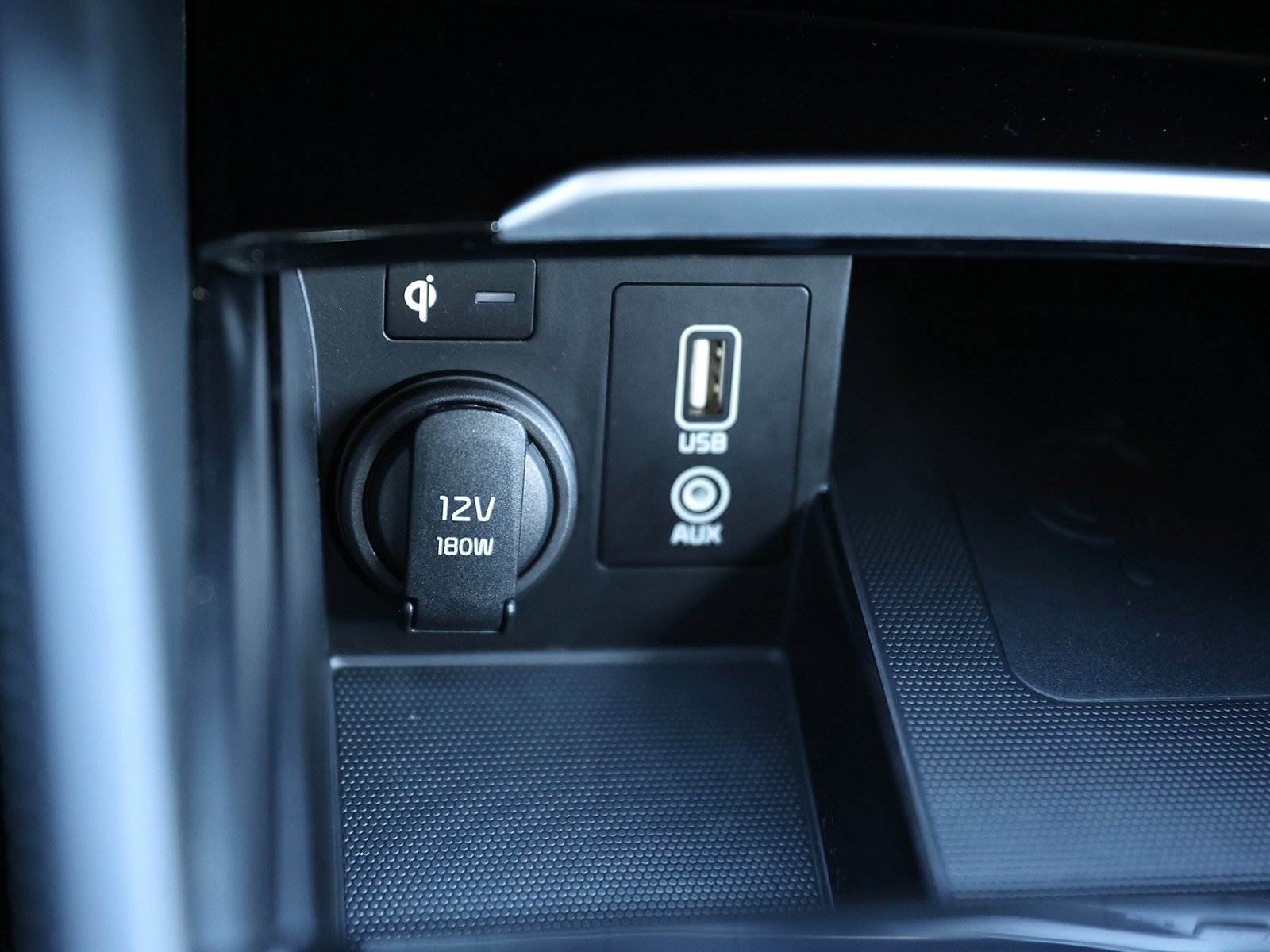 Used 2018 Kia Cadenza Limited w/ Paint Protection Package image 24