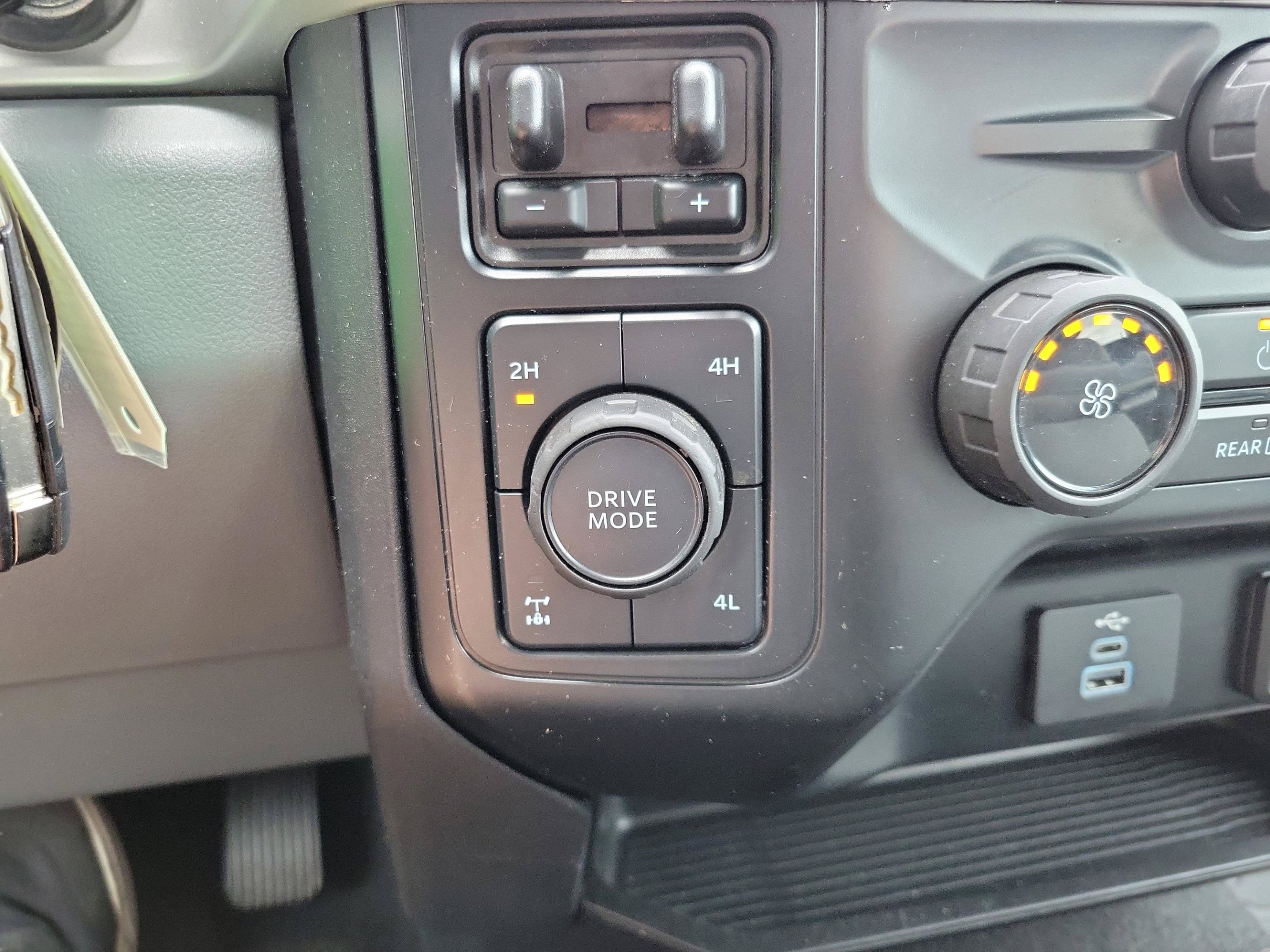 Certified 2024 Ford F250 XLT w/ 360-Degree Camera Package AWD/4WD image 30