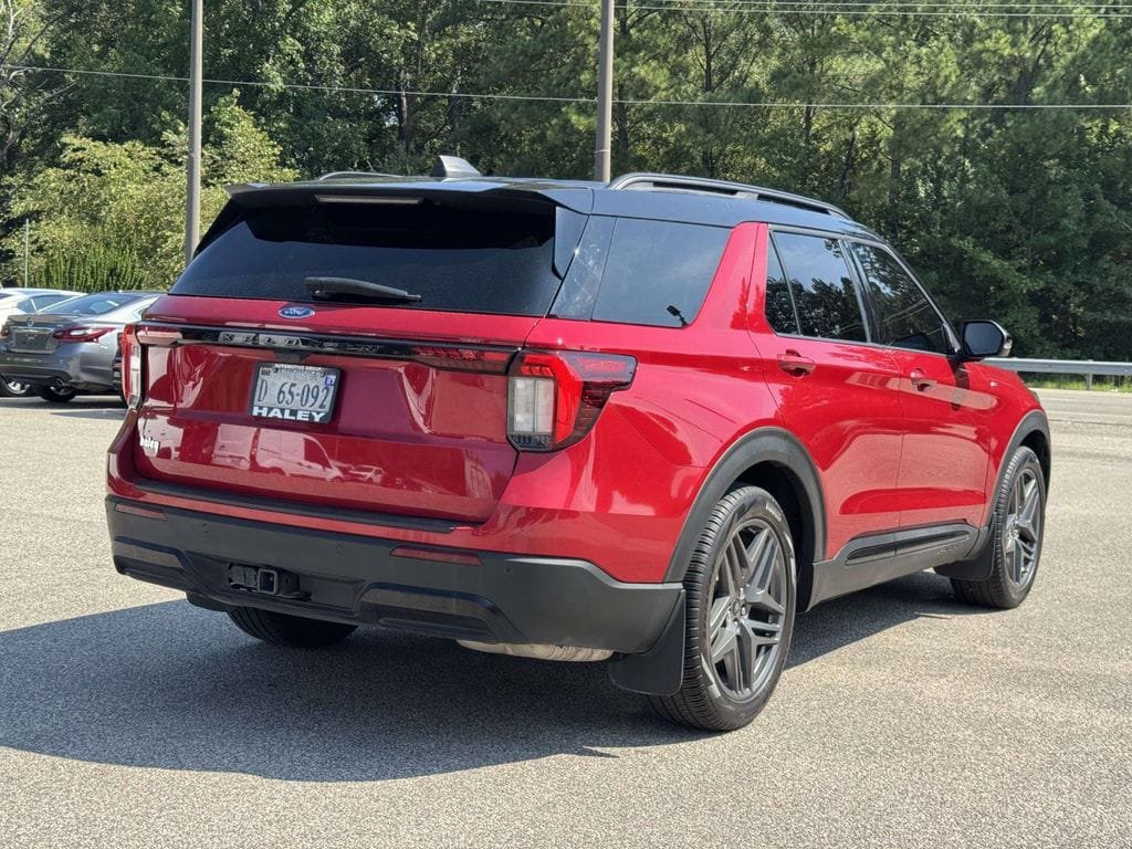 Certified 2025 Ford Explorer ST-Line RWD image 23