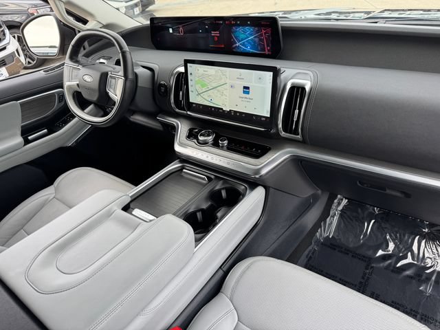 Certified 2025 Ford Expedition Platinum w/ Driver's Package AWD/4WD image 23