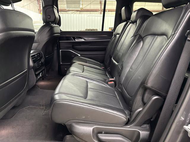 Used 2023 Jeep Wagoneer L Series II AWD/4WD image 22