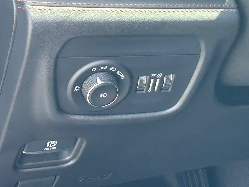 Used 2023 Jeep Grand Cherokee L Summit AWD/4WD image 35