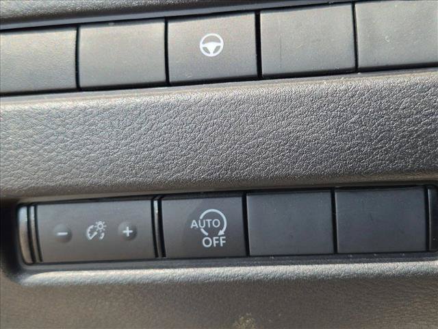 Used 2023 Nissan Rogue SV FWD image 14