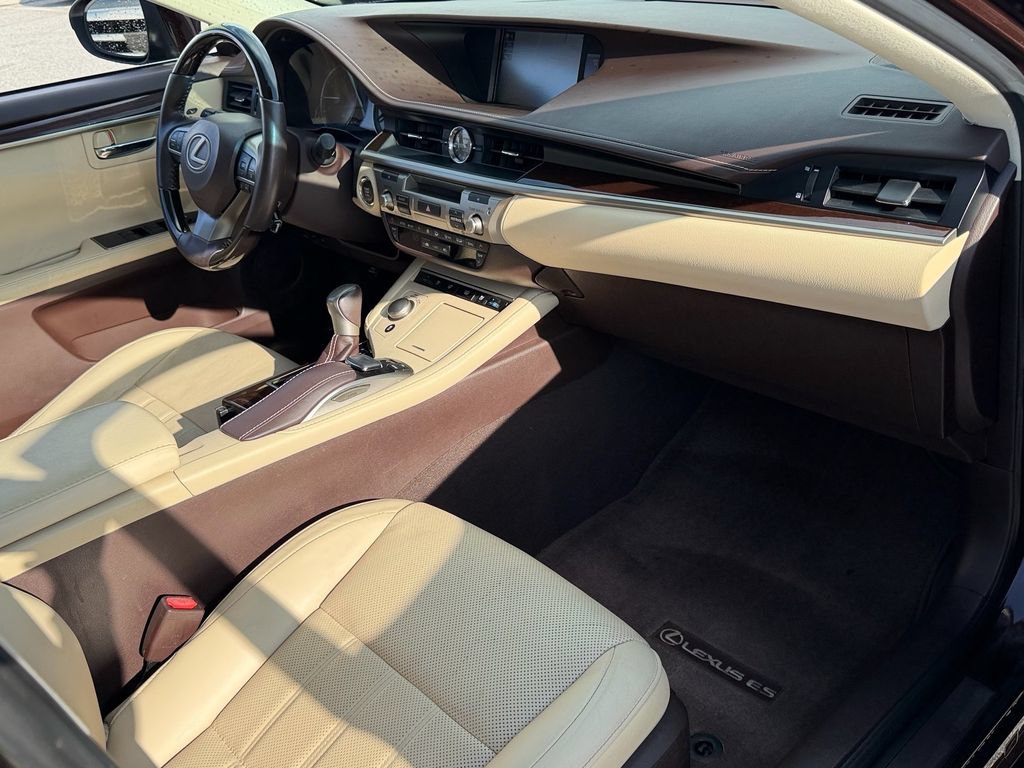 Used 2018 Lexus ES 350 w/ Luxury Package w/Wood Trim FWD image 17