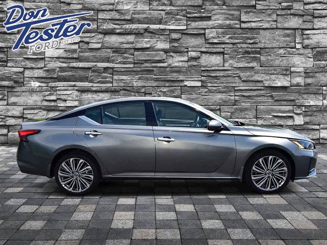 Used 2023 Nissan Altima 2.5 SL AWD/4WD image 2