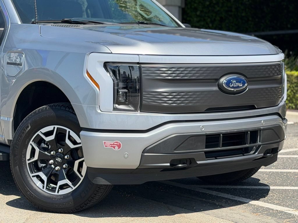Certified 2023 Ford F150 Lightning XLT AWD/4WD image 4