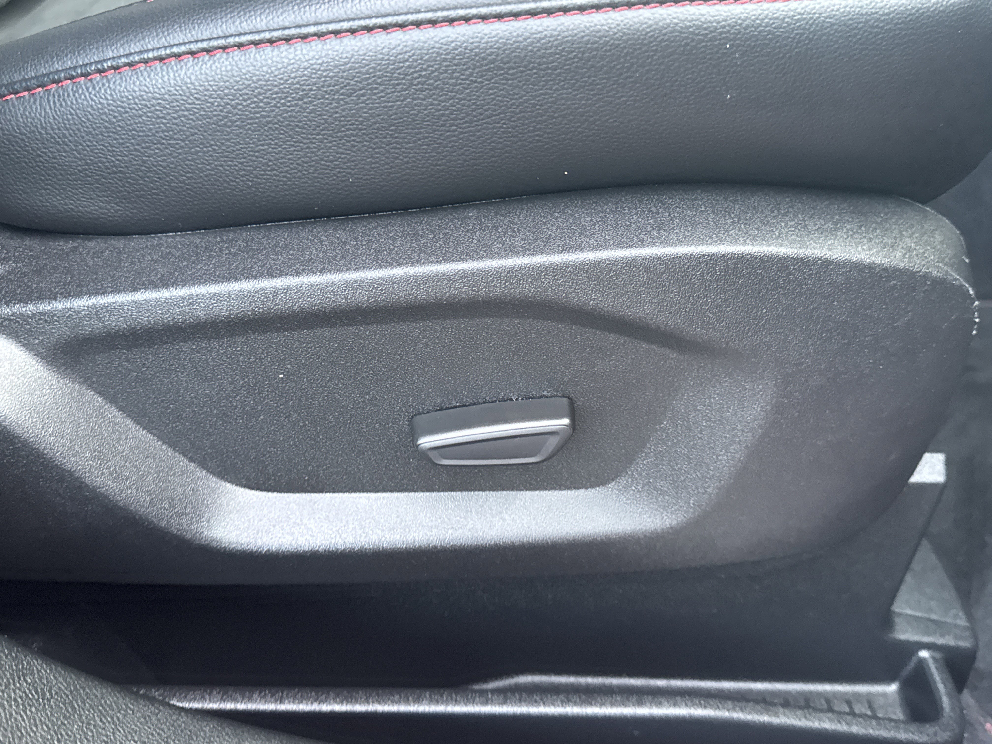 Certified 2024 Ford Edge ST-Line image 16