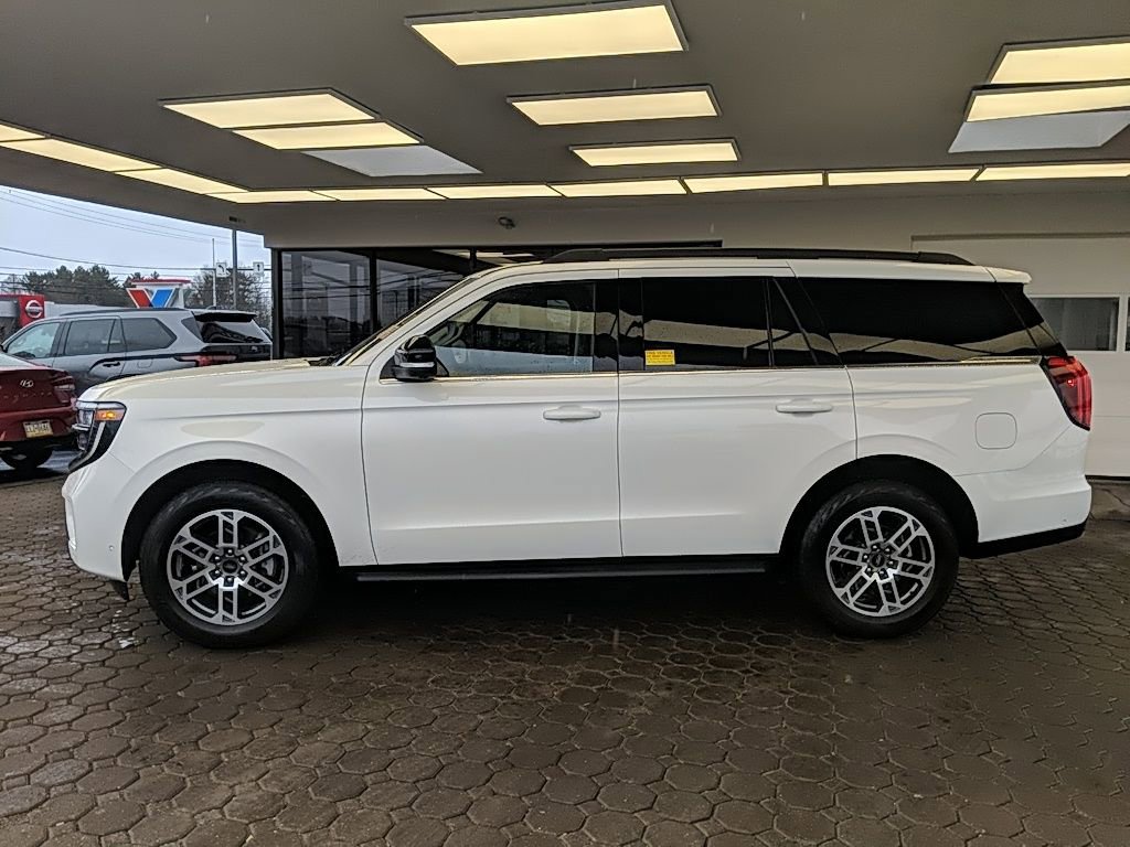 Certified 2025 Ford Expedition Active image 9