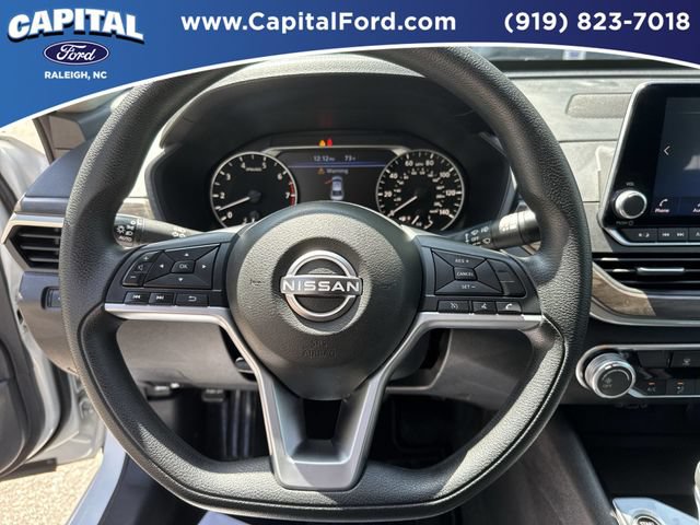 Used 2024 Nissan Altima 2.5 SV FWD image 24