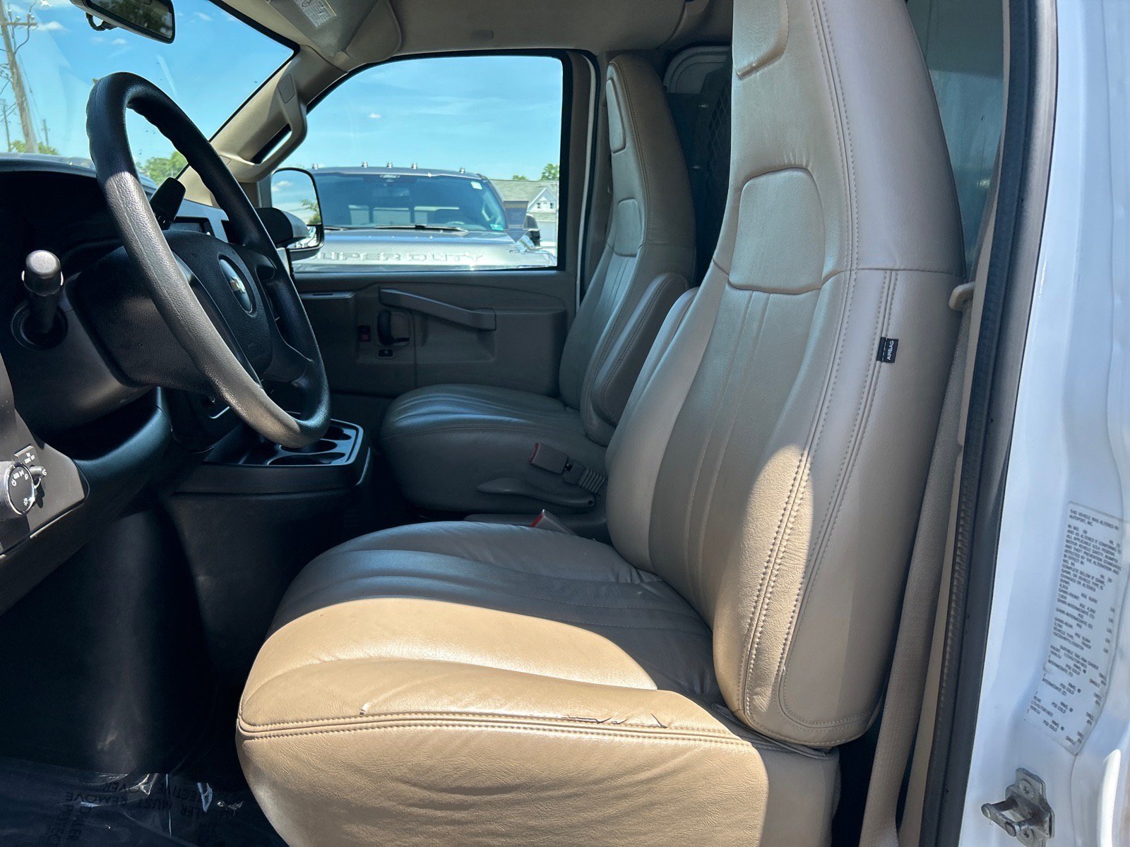 Used 2020 Chevrolet Express 3500 Extended RWD image 6