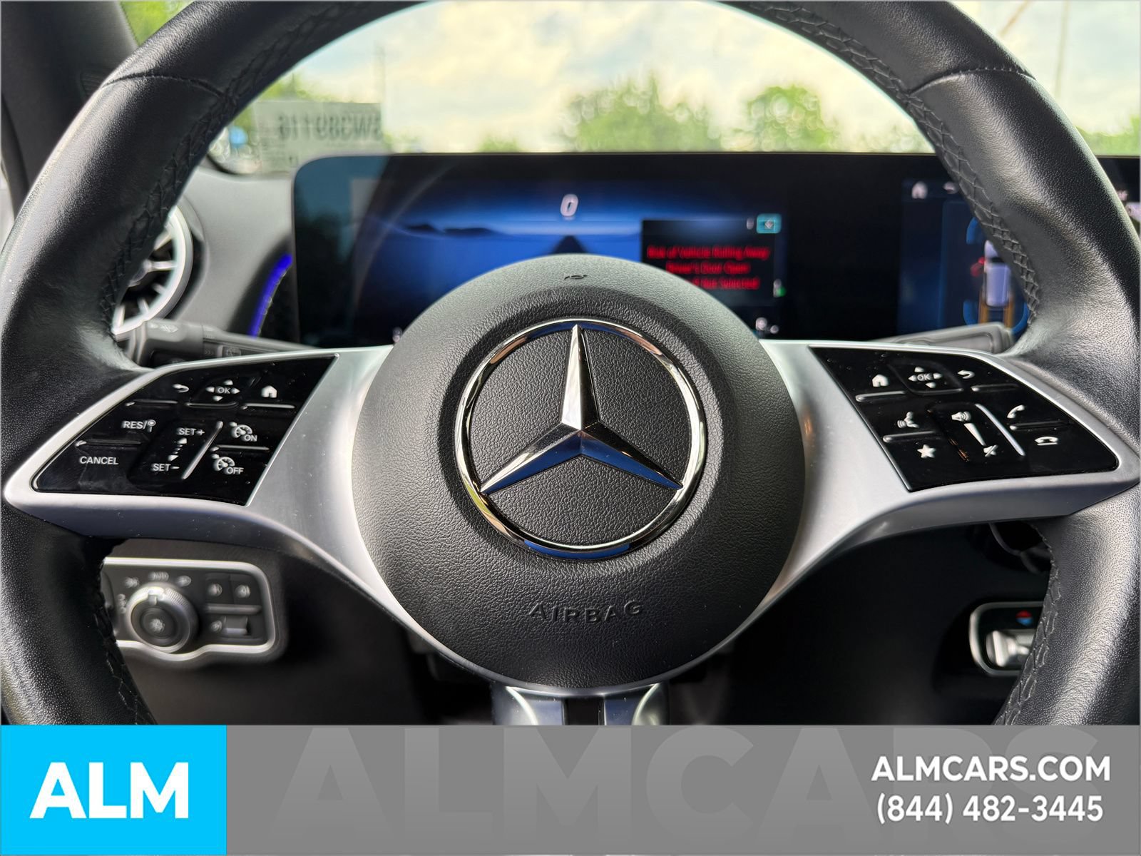 Used 2025 Mercedes-Benz GLB 250 image 21