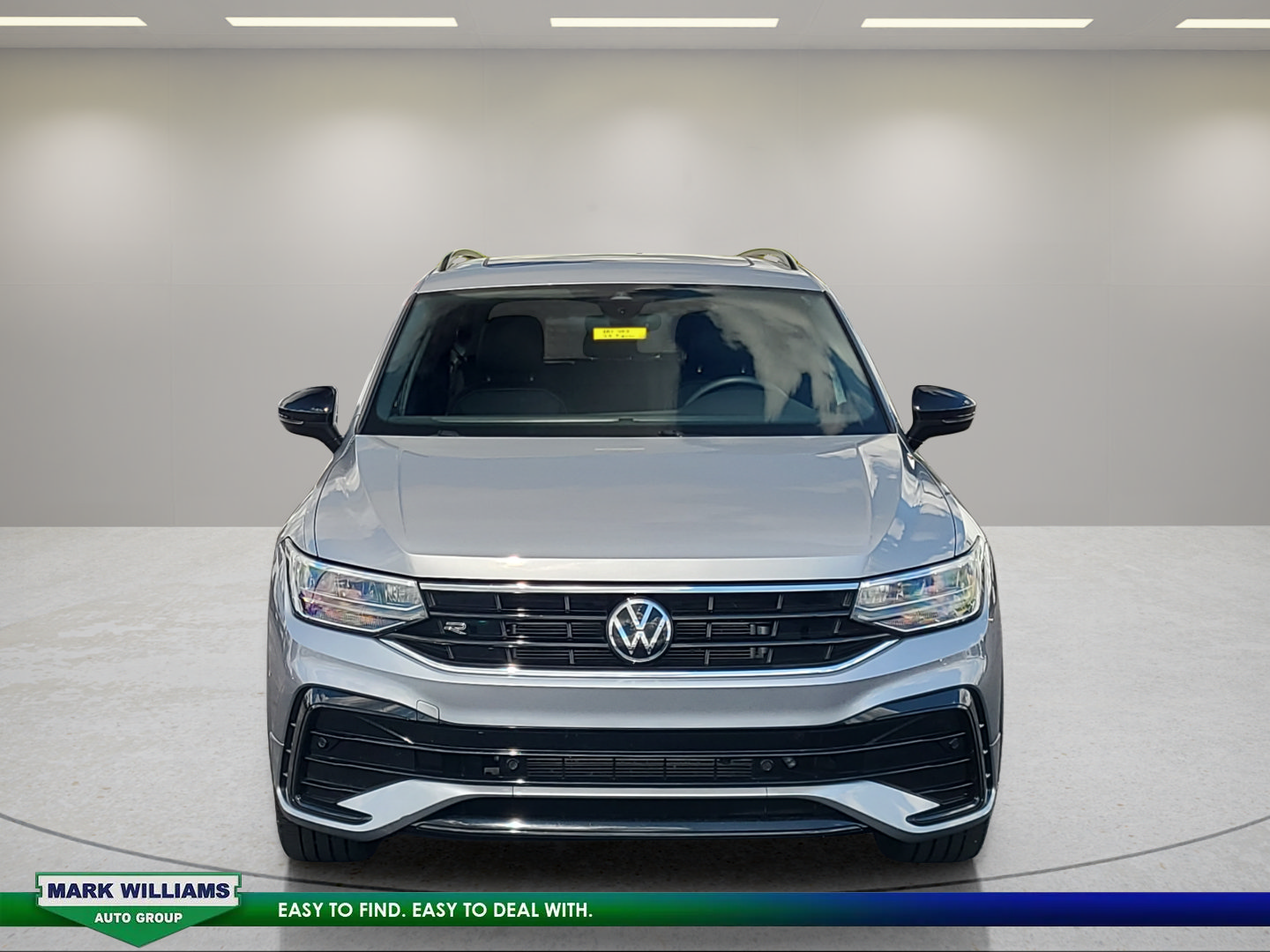 Used 2023 Volkswagen Tiguan SE R-Line AWD/4WD image 9
