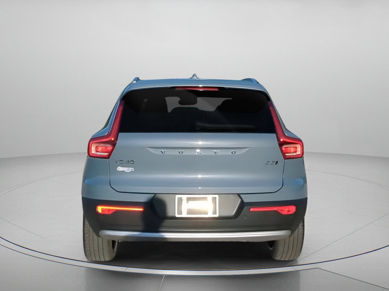 Used 2023 Volvo XC40 B5 Plus w/ Protection Package Premier image 18