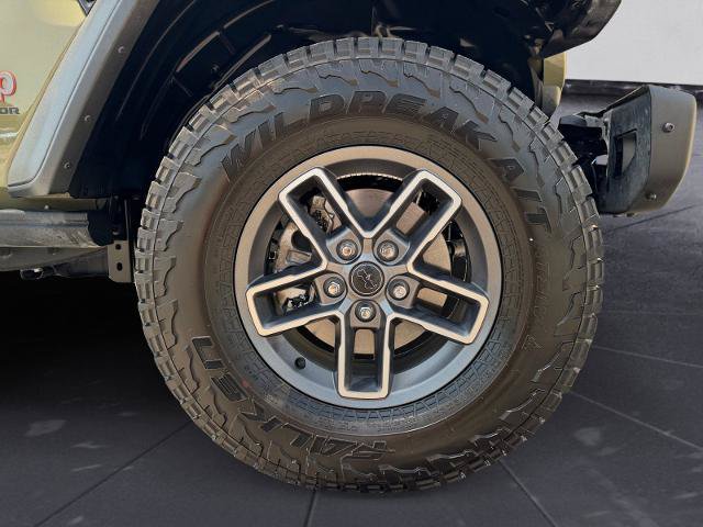 Used 2025 Jeep Gladiator Mojave w/ Steel Bumper Group AWD/4WD image 14