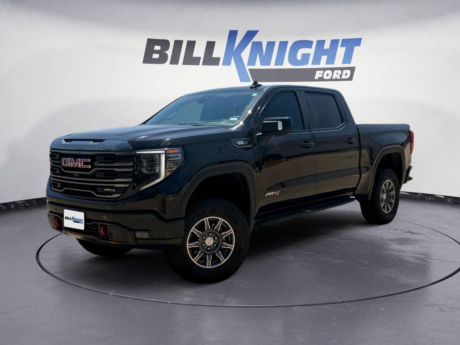 Used 2024 GMC Sierra 1500 AT4 w/ Technology Package AWD/4WD image 1