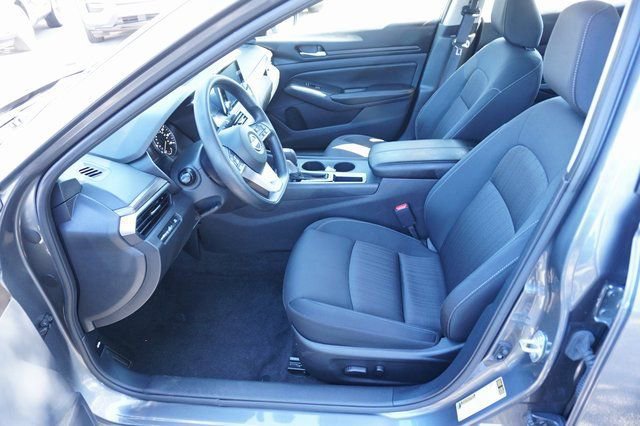 Used 2025 Nissan Altima 2.5 SV image 20