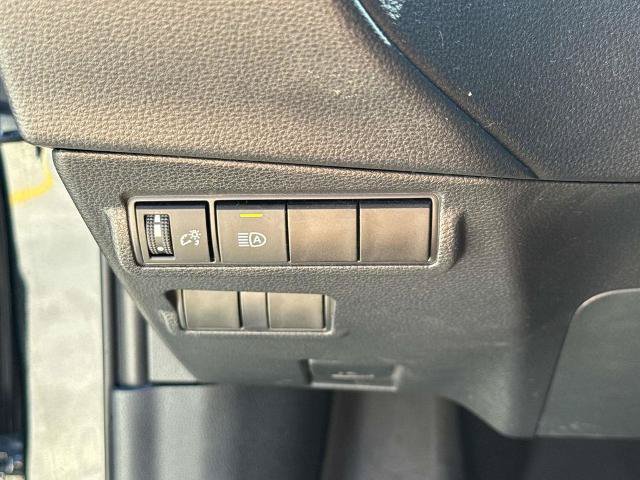 Used 2025 Toyota Corolla Cross LE FWD image 20