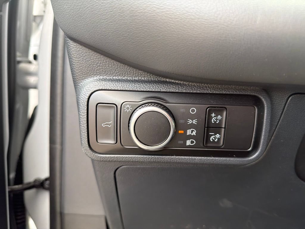 Certified 2025 Ford Explorer Active AWD/4WD image 12