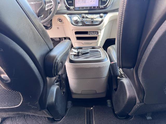 Used 2023 Chrysler Pacifica Touring-L FWD image 22